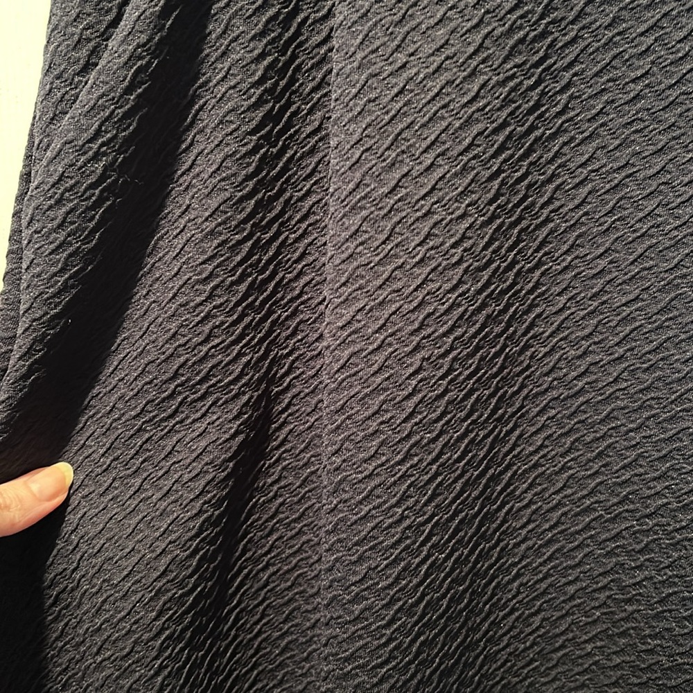 👗THML Chessie Textured Navy Sleeveless Ruffle Neck Midi Dress Stitch Fix - Picture 14 of 16